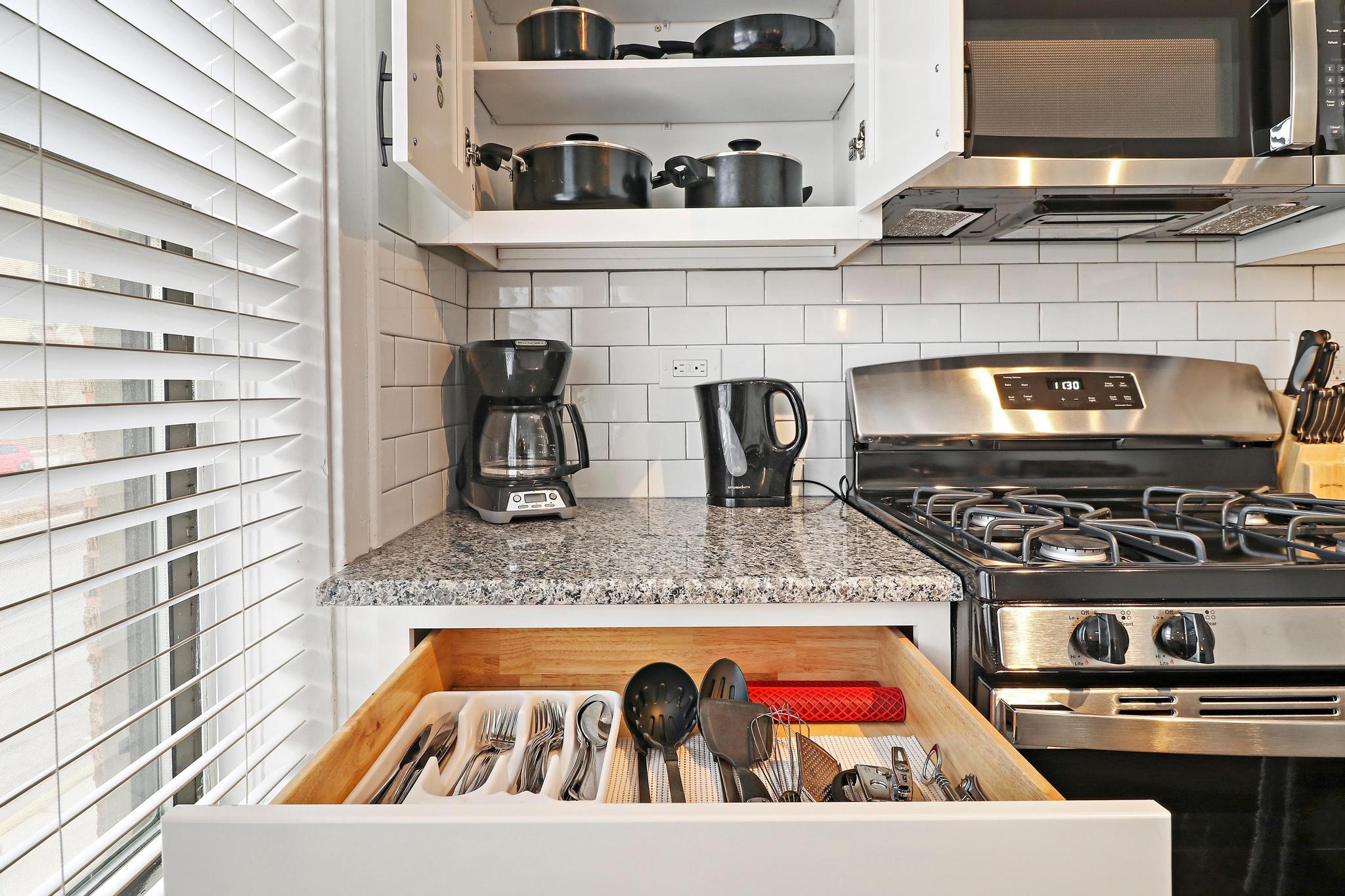 4615-27 N. Ashland Ave. 4615-27 N. Ashland Ave., Chicago, IL 60640 Ravenswood - Leasing by Cross Street